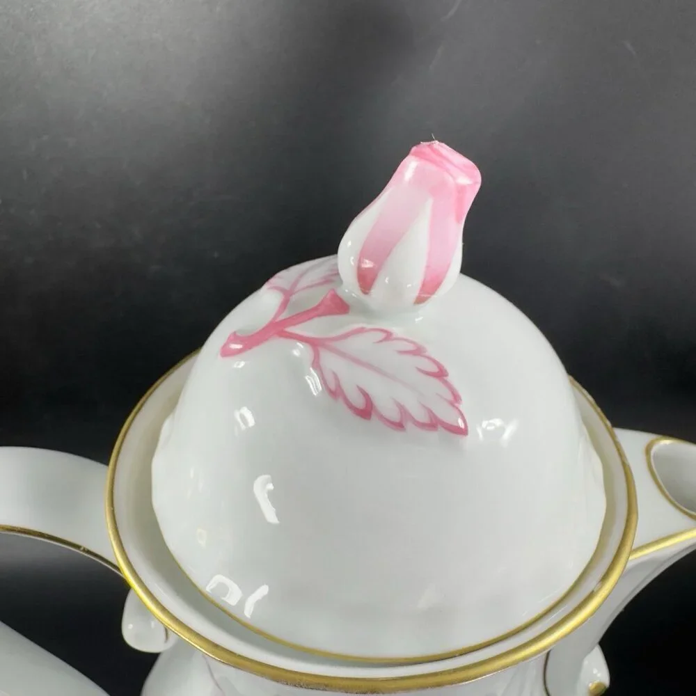 AK Kaiser Porcelain Teapot Rokokoform Dubarry Germany Rose‎ Bud Carafe Mirabell